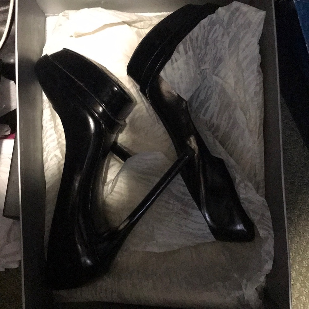 Brian Atwood pumps 5” platform heels black 6 1/2